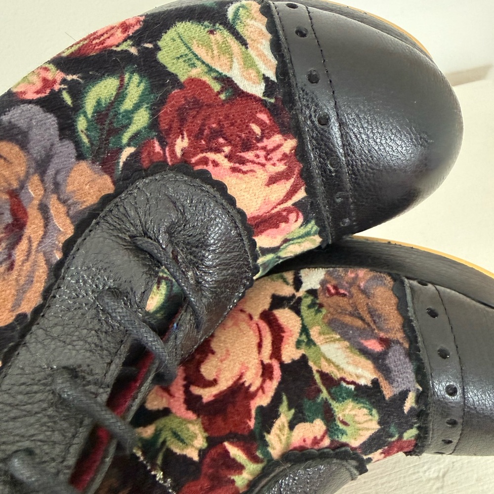 Irregular Choice Victorian style floral rose tapestry lace up bootie heels - Picture 5 of 13